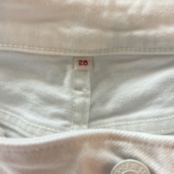 Levi mid length white denim shorts - Picture 3 of 5